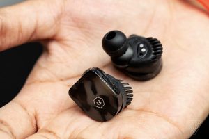 Master Dynamic MW07 earbuds review
